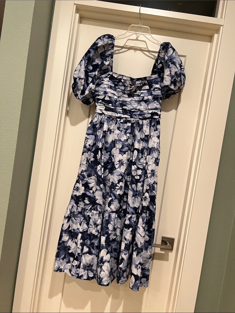 Abercrombie & Fitch Navy and White Floral Puff-Sleeve Midi Dress